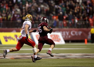 开云官网体育-加拿大队在赛制中的表现：如何调整战术应对不同对手，加拿大队与中国队